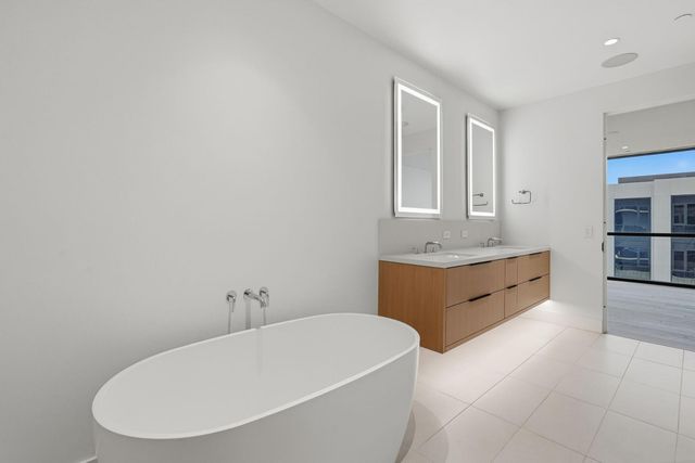 4849 N Camelback Rdg Drive B302, Scottsdale, AZ 85251