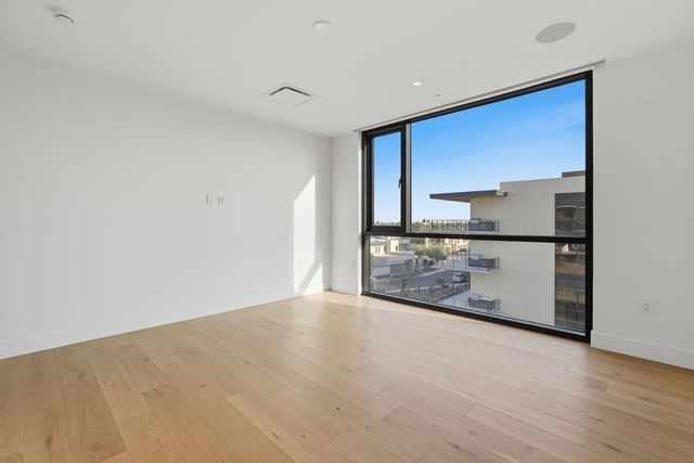 4849 N Camelback Rdg Drive B302, Scottsdale, AZ 85251