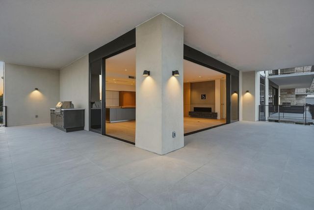 4849 N Camelback Rdg Drive B302, Scottsdale, AZ 85251