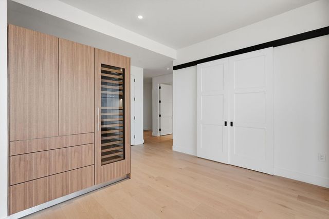 4849 N Camelback Rdg Drive B302, Scottsdale, AZ 85251