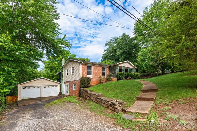 71 Cub Road, Asheville, NC 28806