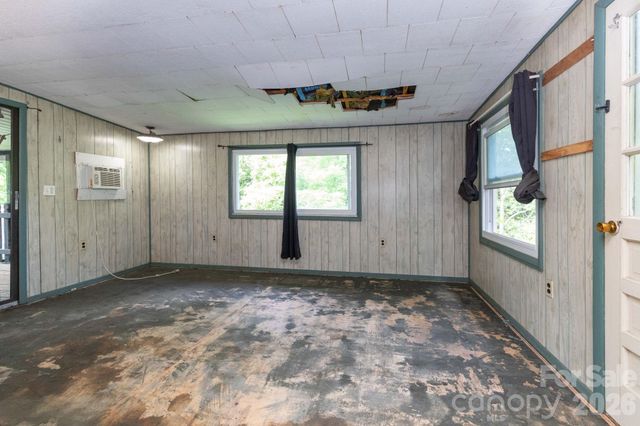 71 Cub Road, Asheville, NC 28806