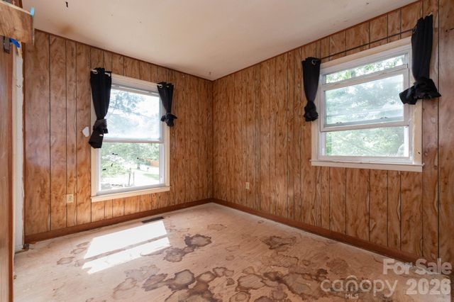 71 Cub Road, Asheville, NC 28806