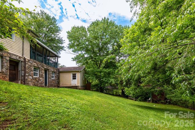 71 Cub Road, Asheville, NC 28806