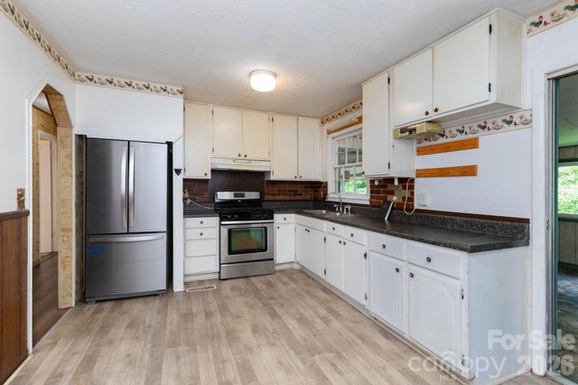 71 Cub Road, Asheville, NC 28806