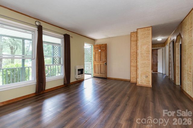 71 Cub Road, Asheville, NC 28806