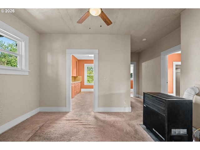 535 Ne KNOTT St, Portland, OR 97212