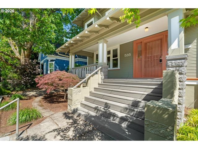 535 Ne KNOTT St, Portland, OR 97212