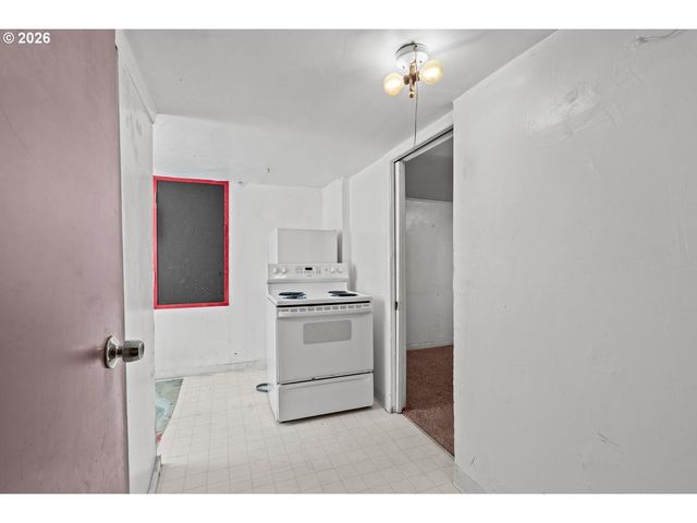 535 Ne KNOTT St, Portland, OR 97212