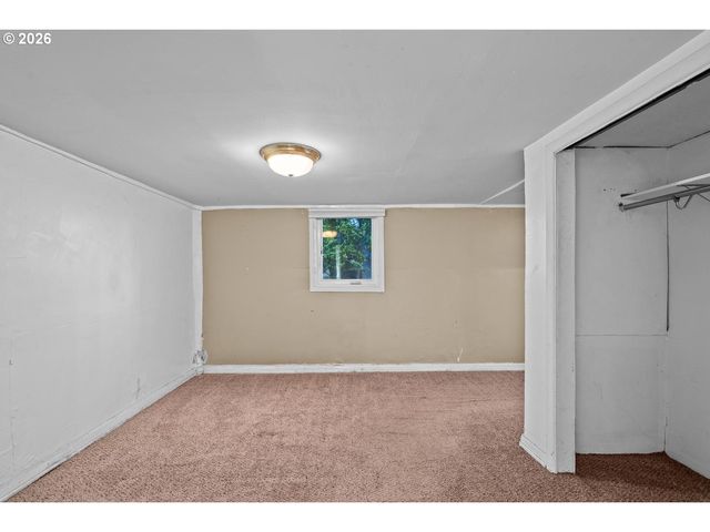 535 Ne KNOTT St, Portland, OR 97212