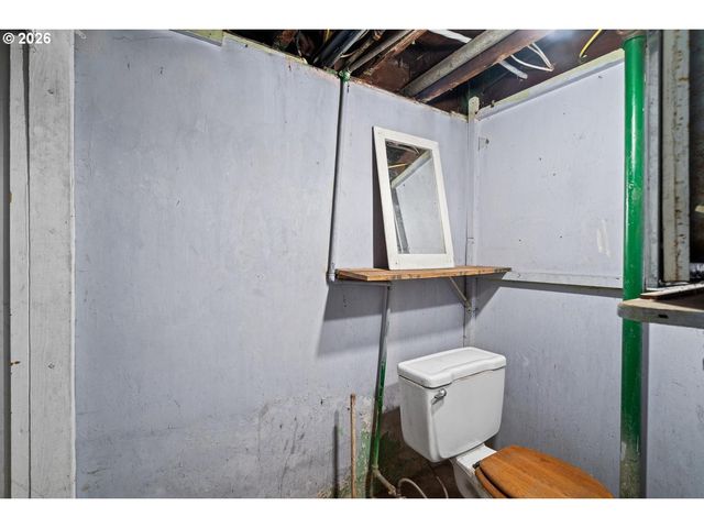535 Ne KNOTT St, Portland, OR 97212