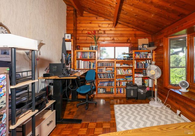 11 Green Point Ln, Novato, CA 94945