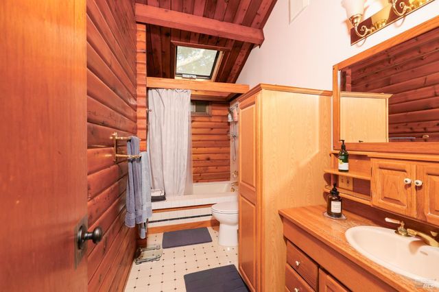 11 Green Point Ln, Novato, CA 94945