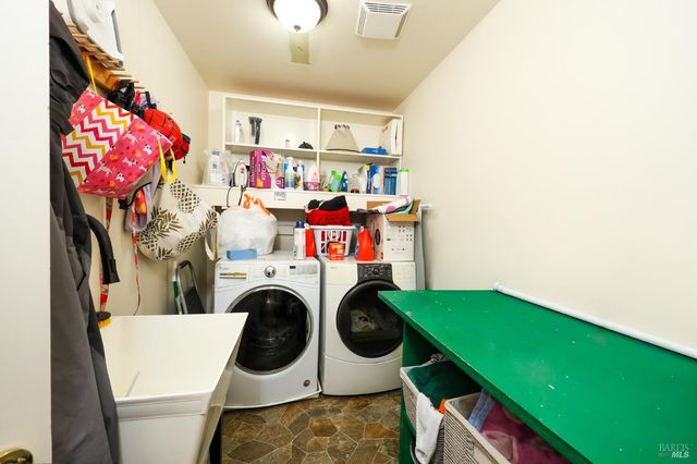 11 Green Point Ln, Novato, CA 94945