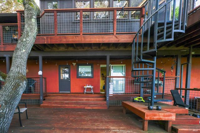 11 Green Point Ln, Novato, CA 94945