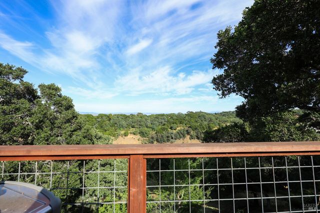 11 Green Point Ln, Novato, CA 94945