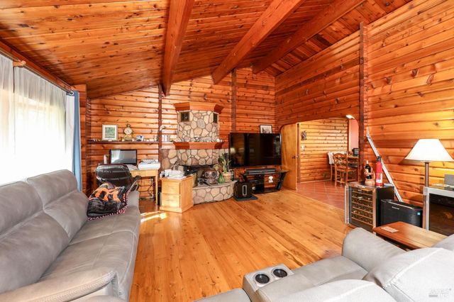 11 Green Point Ln, Novato, CA 94945