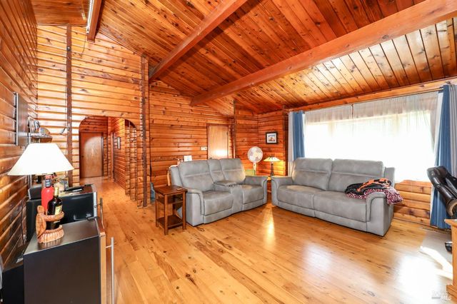 11 Green Point Ln, Novato, CA 94945