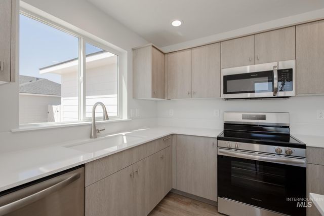 840 Strike Eagle St, Mountain Home, ID 83647