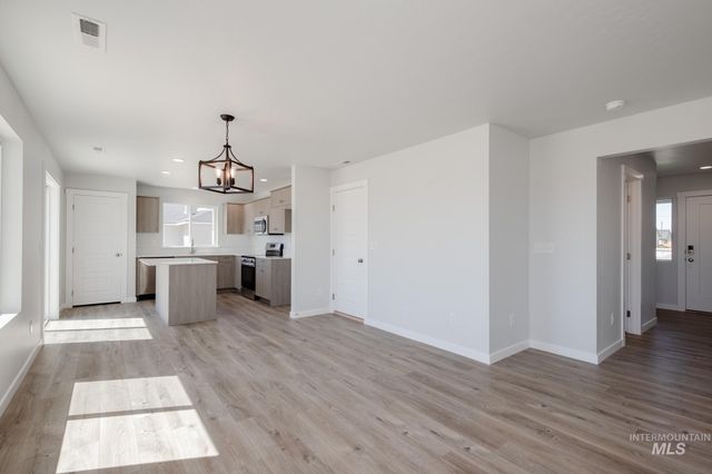 840 Strike Eagle St, Mountain Home, ID 83647