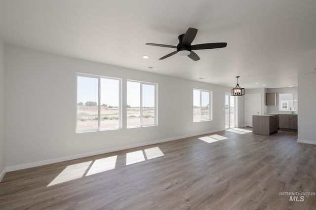840 Strike Eagle St, Mountain Home, ID 83647