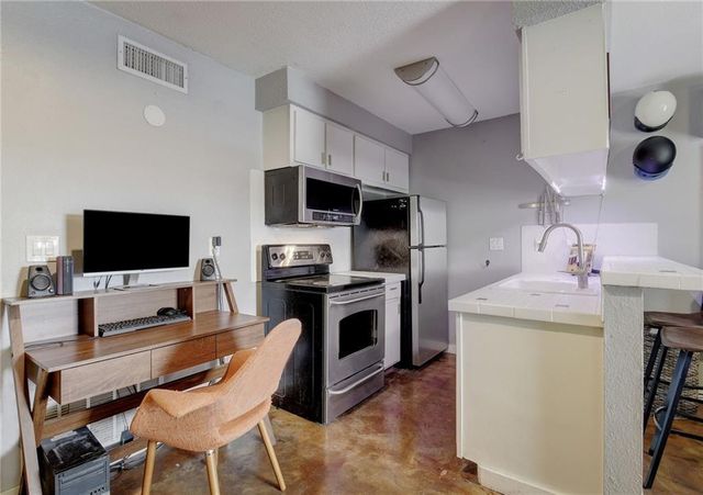 2302 East Side DR 20, Austin, TX 78704