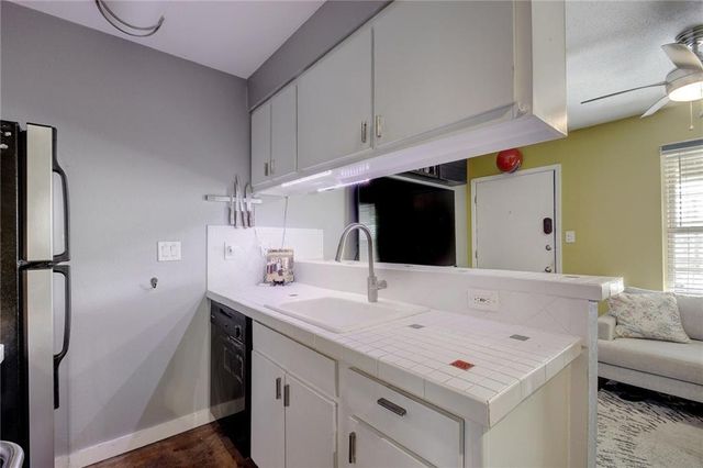 2302 East Side DR 20, Austin, TX 78704