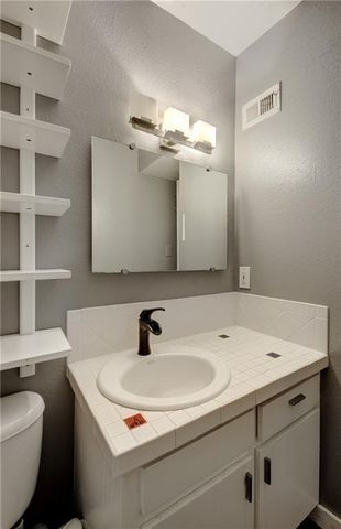 2302 East Side DR 20, Austin, TX 78704