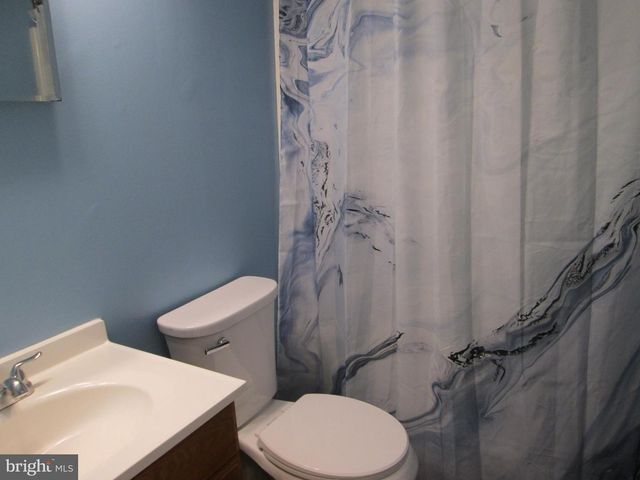 2127 GAYLAWN DR, Halethorpe, MD 21227