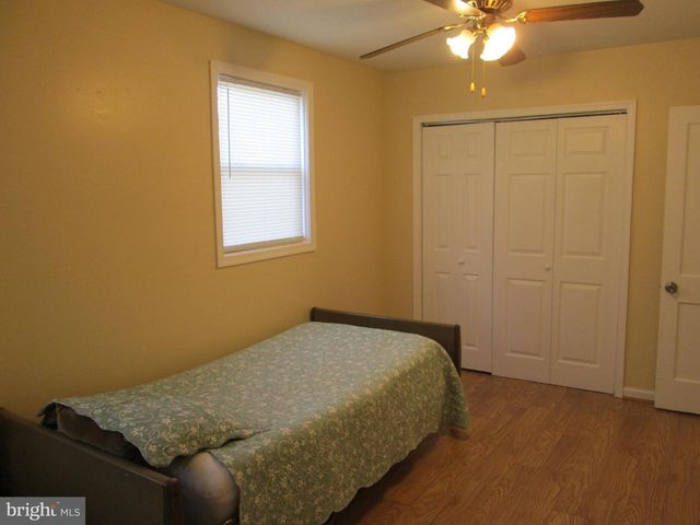 2127 GAYLAWN DR, Halethorpe, MD 21227