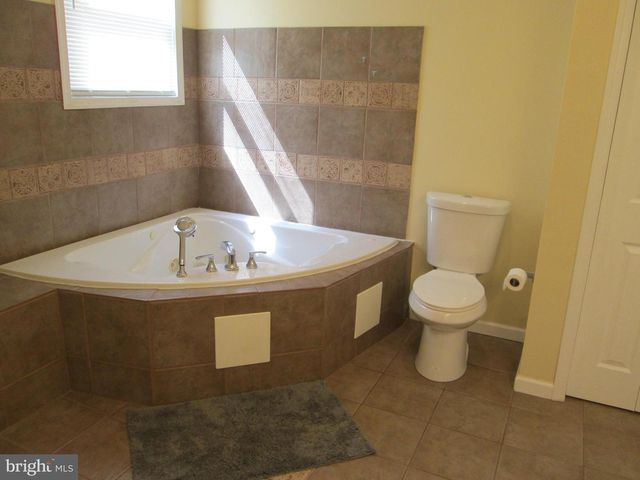 2127 GAYLAWN DR, Halethorpe, MD 21227
