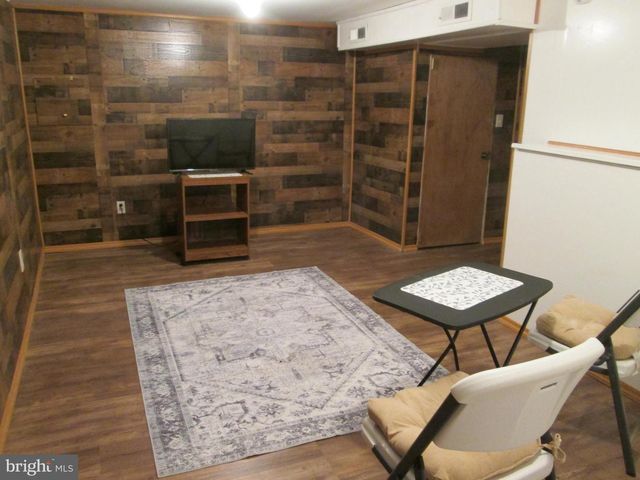 2127 GAYLAWN DR, Halethorpe, MD 21227