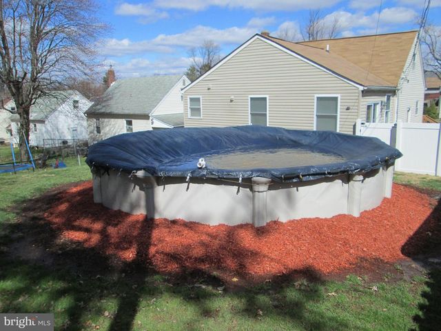 2127 GAYLAWN DR, Halethorpe, MD 21227