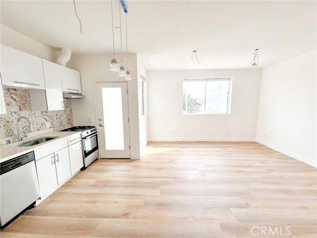 1183 Crenshaw Boulevard 201, Los Angeles, CA 90019