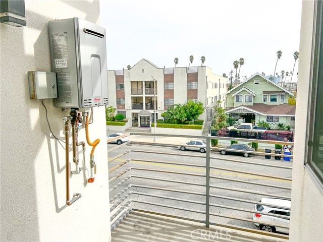 1183 Crenshaw Boulevard 201, Los Angeles, CA 90019