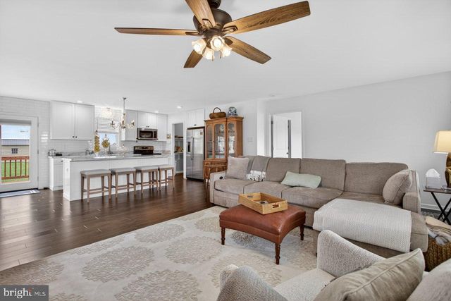 137 HOOVER RD, Woodstock, VA 22664