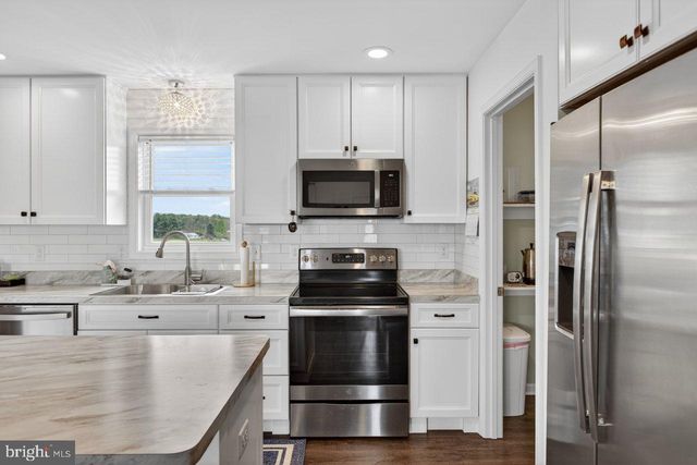 137 HOOVER RD, Woodstock, VA 22664