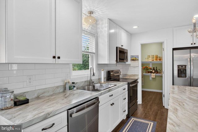 137 HOOVER RD, Woodstock, VA 22664