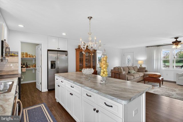 137 HOOVER RD, Woodstock, VA 22664