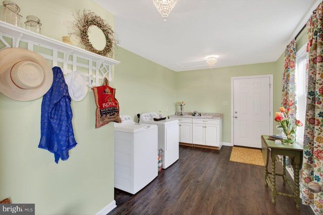 137 HOOVER RD, Woodstock, VA 22664