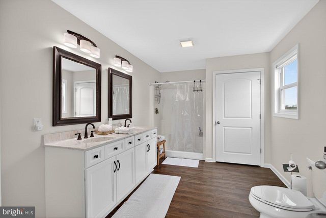137 HOOVER RD, Woodstock, VA 22664