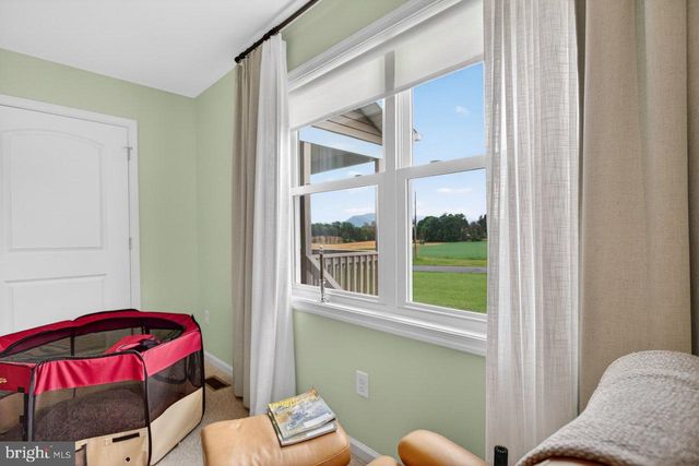 137 HOOVER RD, Woodstock, VA 22664
