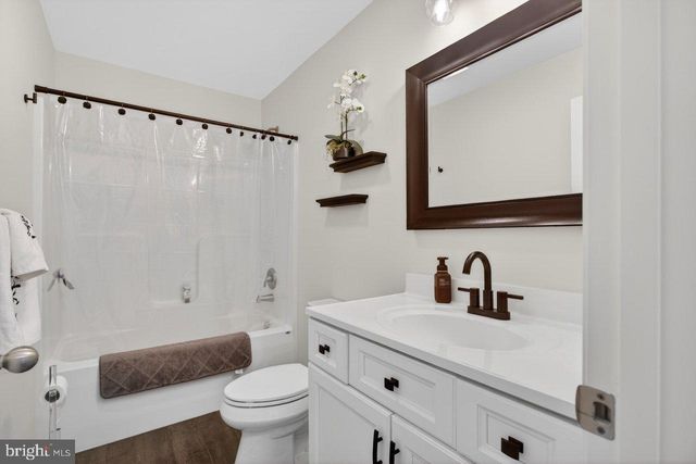 137 HOOVER RD, Woodstock, VA 22664