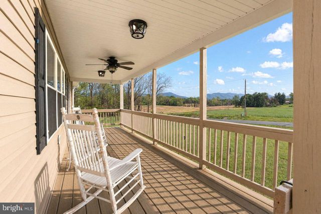 137 HOOVER RD, Woodstock, VA 22664
