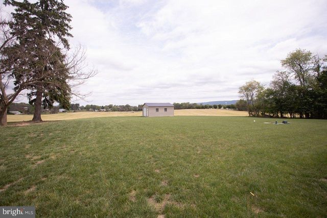137 HOOVER RD, Woodstock, VA 22664