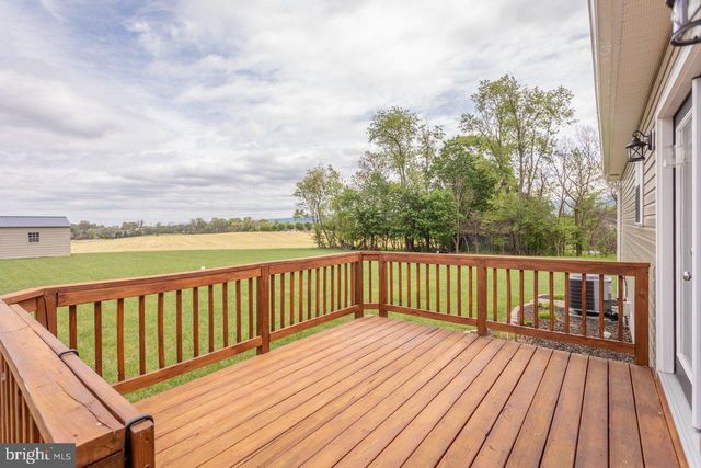 137 HOOVER RD, Woodstock, VA 22664