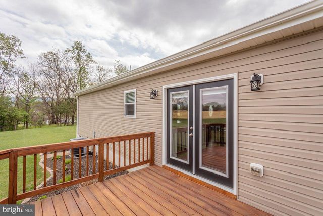 137 HOOVER RD, Woodstock, VA 22664