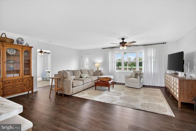 137 HOOVER RD, Woodstock, VA 22664