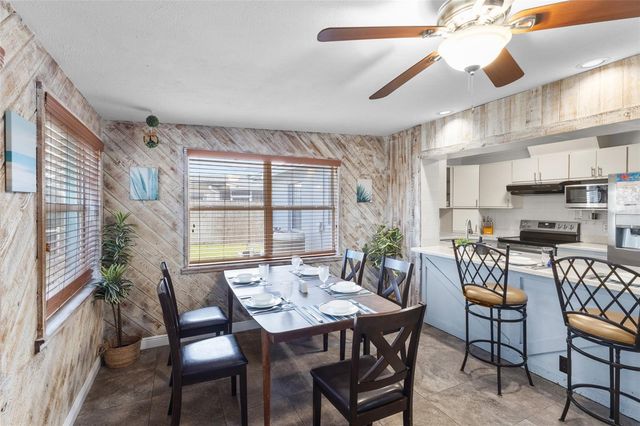 2307 N WELLESLEY DRIVE, Bradenton, FL 34207