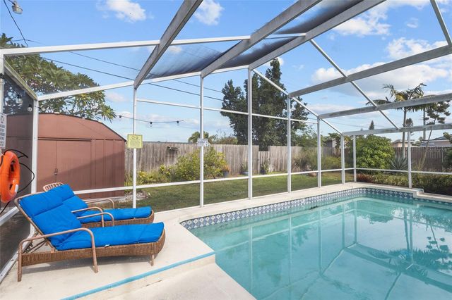 2307 N WELLESLEY DRIVE, Bradenton, FL 34207